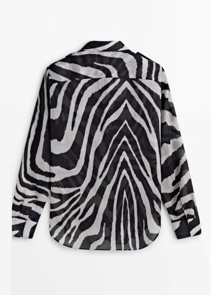 Beautifully Finished Shirt in a Timeless Design