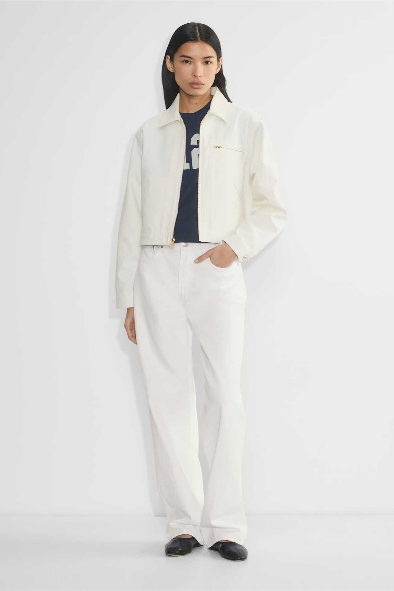 Well Tailored Jacket with a Graceful Silhouette