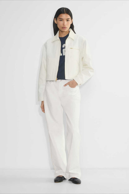 Well Tailored Jacket with a Graceful Silhouette