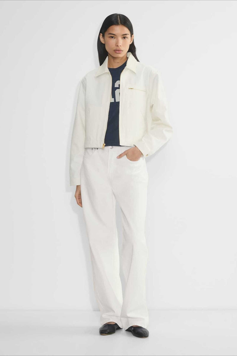 Well Tailored Jacket with a Graceful Silhouette