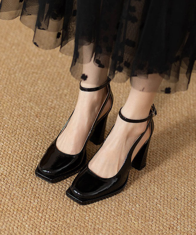 Well Tailored Heels with a Graceful Silhouette
