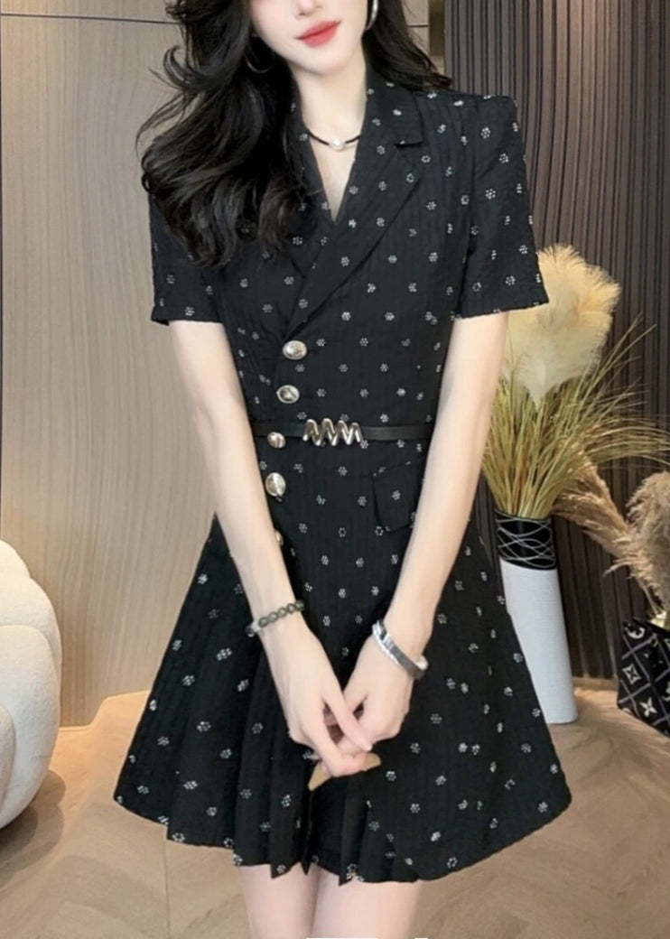 Well Tailored Dress with a Graceful Silhouette