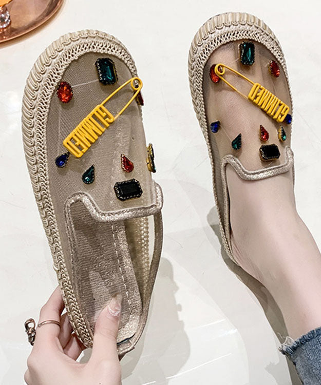 Well Tailored Sandals with a Graceful Silhouette
