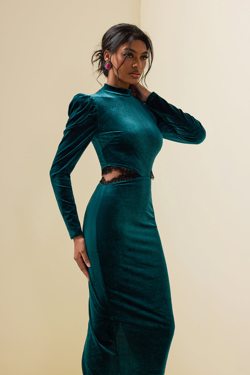 Gracefully Styled Dress for Any Occasion
