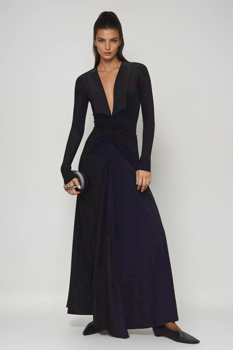 Well Tailored Dress with a Graceful Silhouette