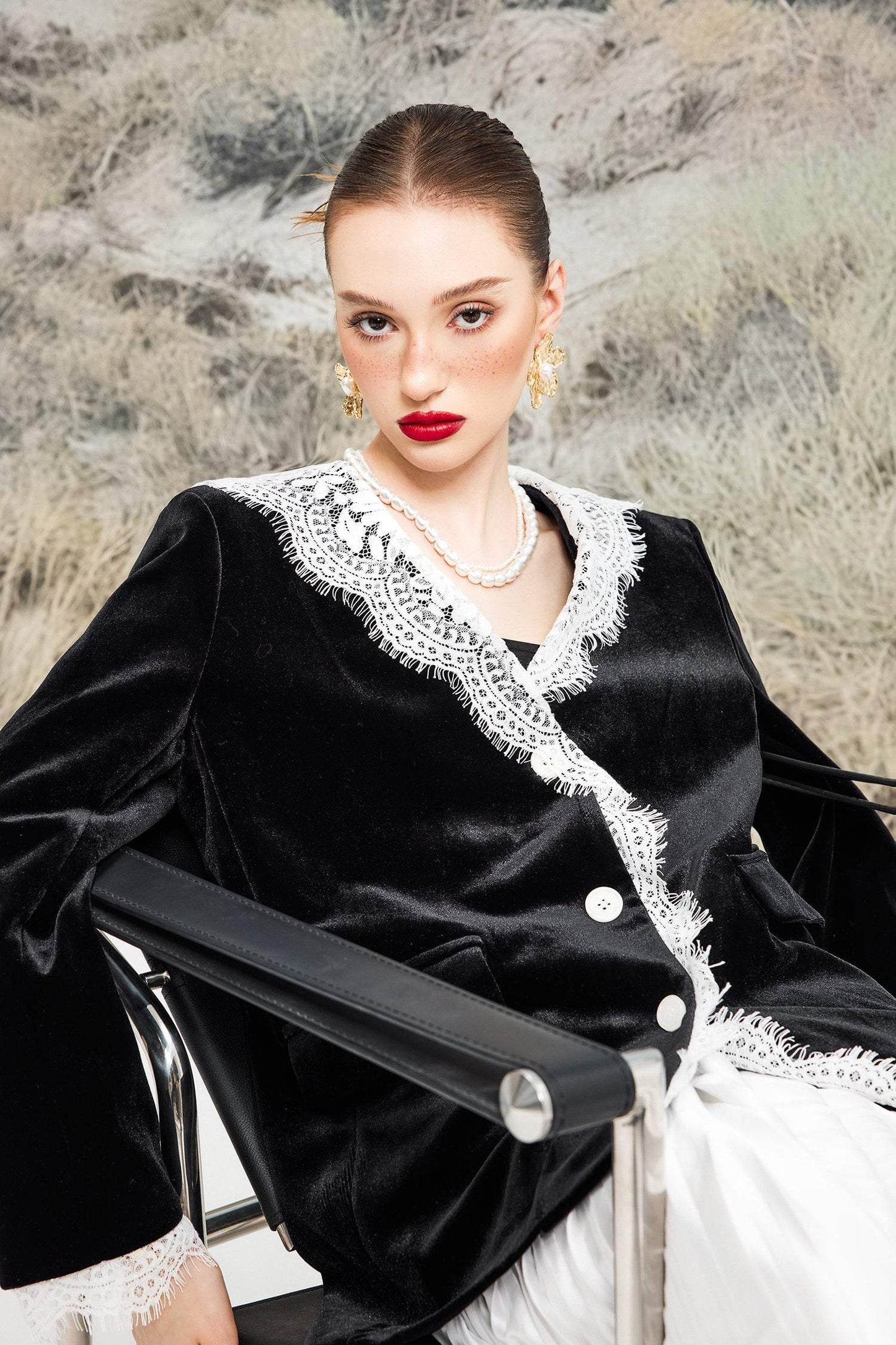 Effortlessly Elegant Garment with a Timeless Design