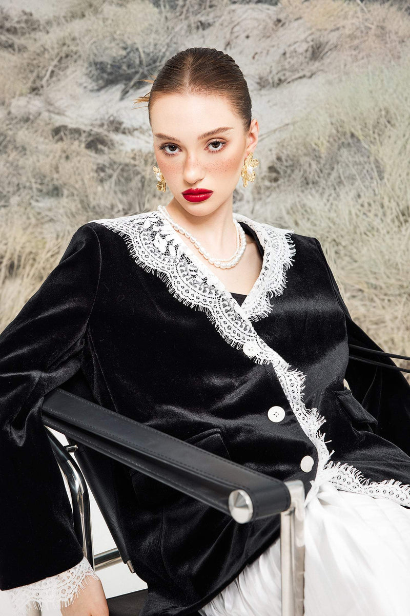 Effortlessly Elegant Garment with a Timeless Design