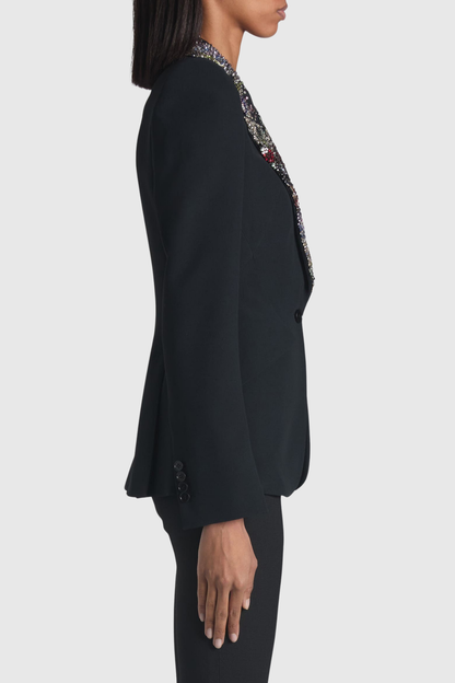 Well Tailored Garment with a Graceful Silhouette