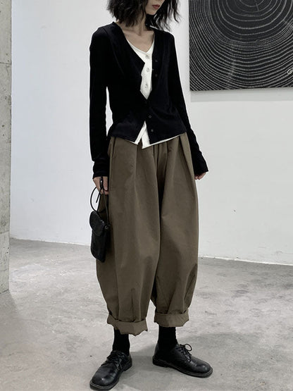 Effortlessly Elegant Pants with a Timeless Design
