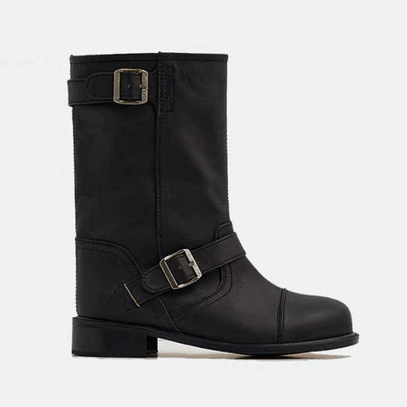 Beautifully Finished Boots in a Timeless Design