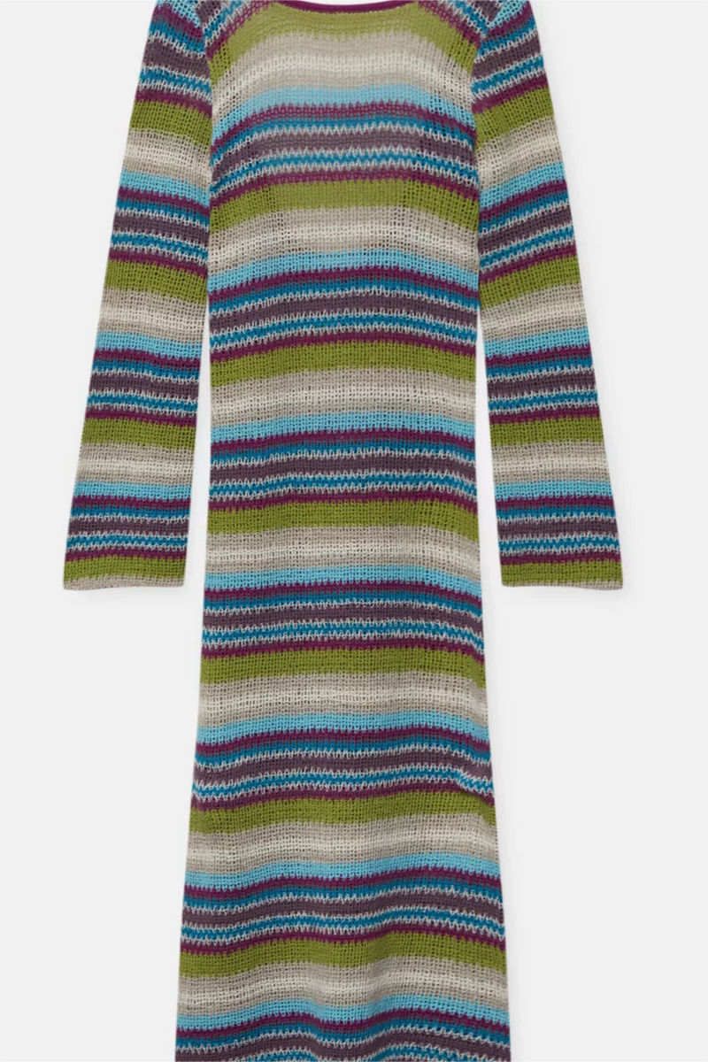 Classic Vintage Sweater with a Flattering Fit