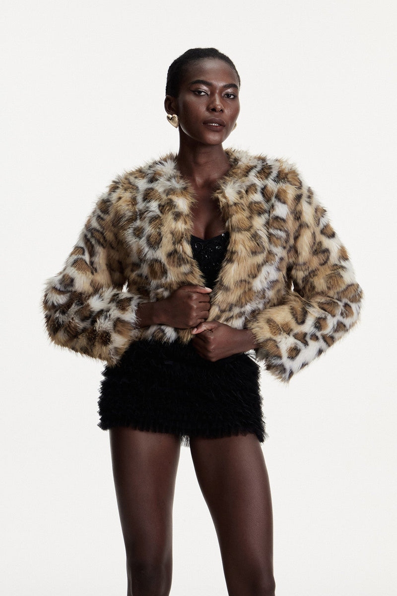 Well Tailored Jacket with a Graceful Silhouette