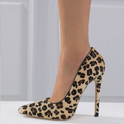 Classic Vintage Heels with a Flattering Fit