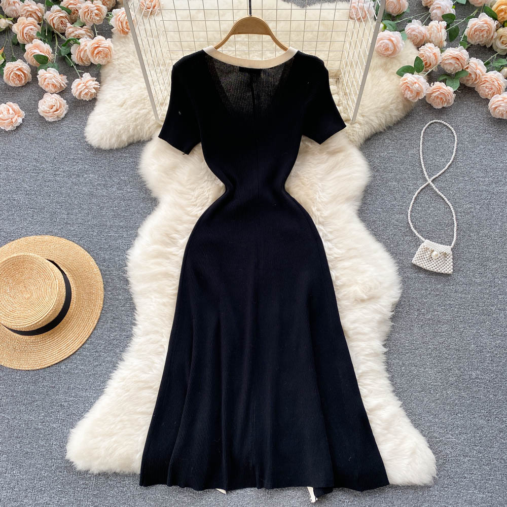 Effortlessly Elegant Dress with a Timeless Design