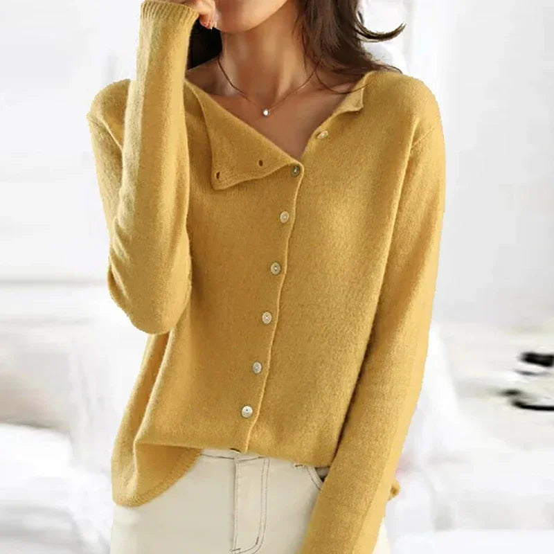 Effortlessly Elegant Sweater with a Timeless Design