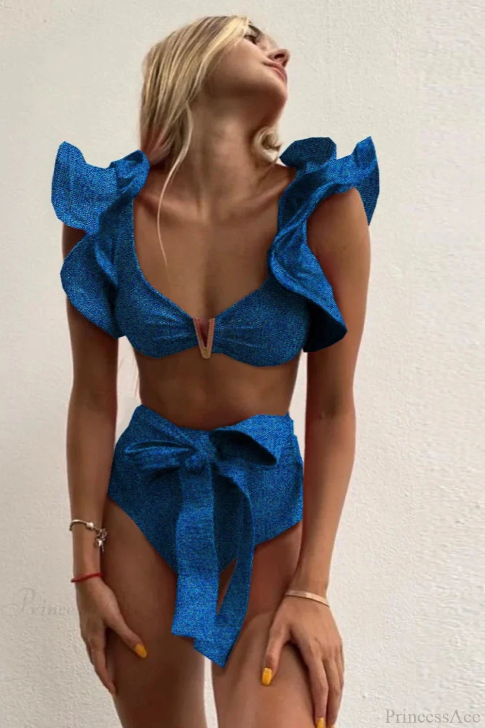 Effortlessly Elegant Bikini with a Timeless Design