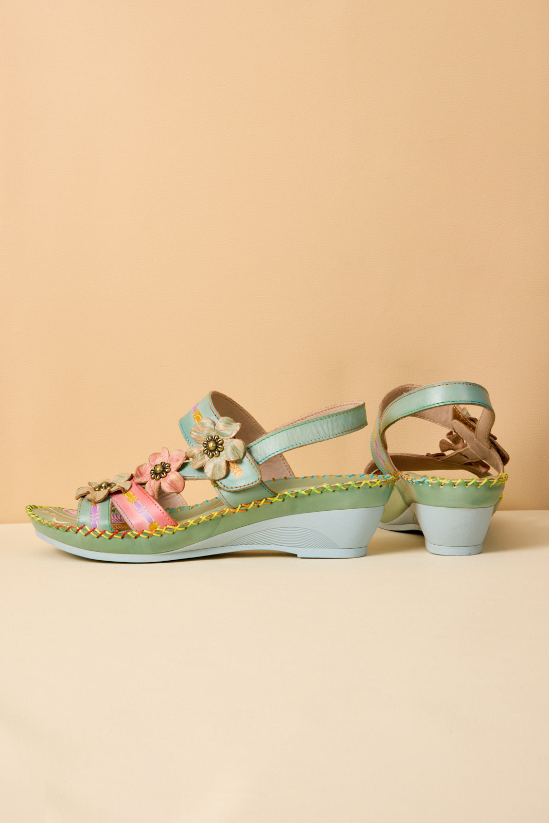 Well Tailored Sandals with a Graceful Silhouette