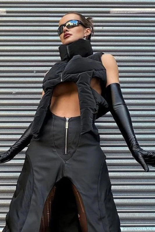 Well Tailored Coat with a Graceful Silhouette