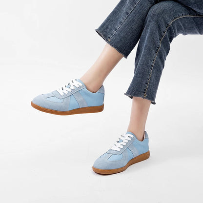 Classic Vintage Sneakers with a Flattering Fit