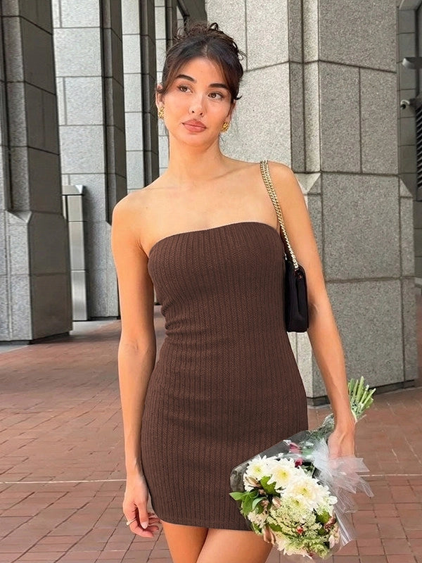 Effortlessly Elegant Garment with a Timeless Design