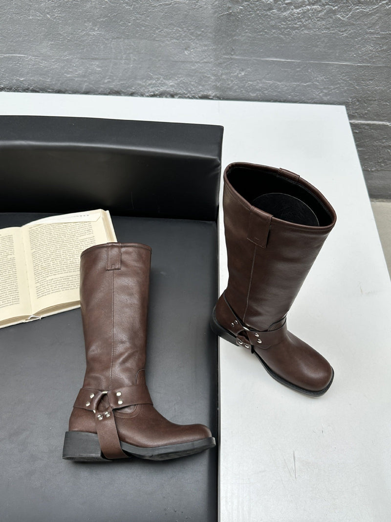 Gracefully Styled Boots for Any Occasion