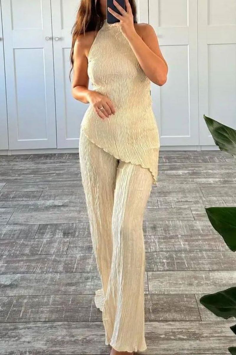 Classic Vintage Trousers with a Flattering Fit