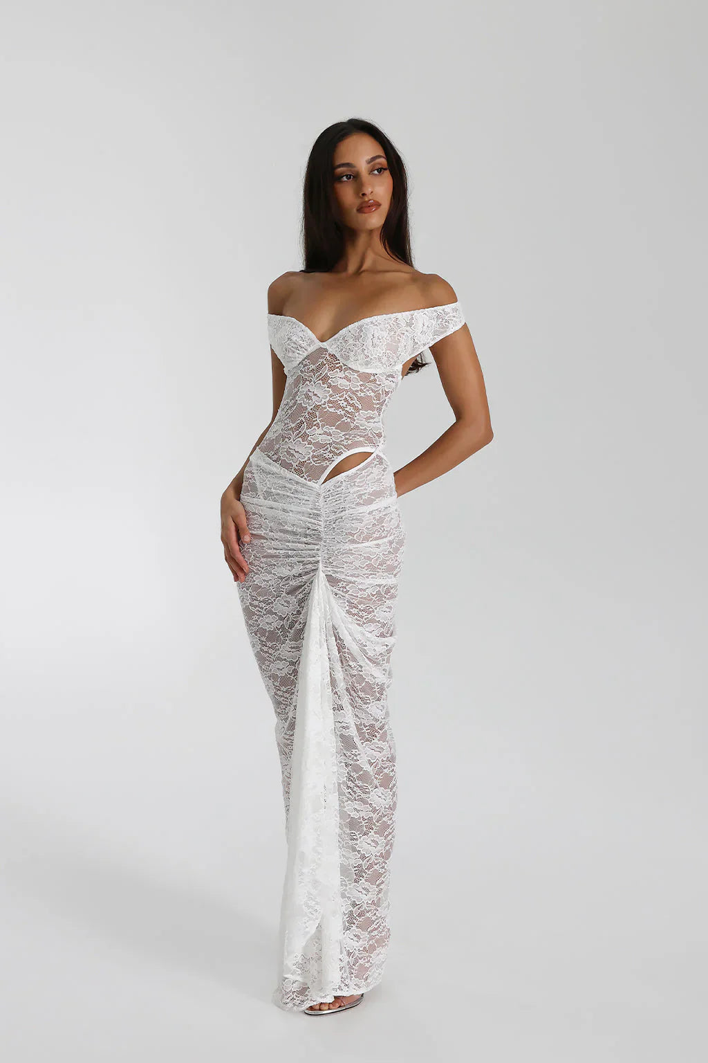 Effortlessly Elegant Dress with a Timeless Design