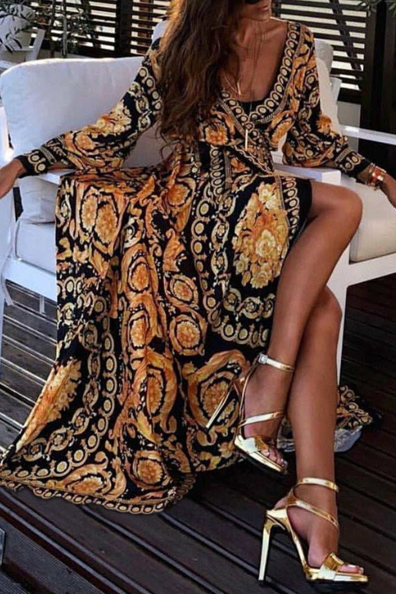 Classic Vintage Dress with a Flattering Fit