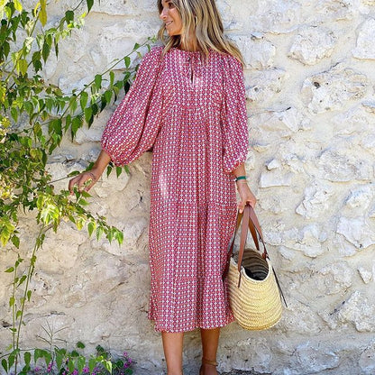 Classic Vintage Dress with a Flattering Fit
