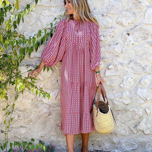 Classic Vintage Dress with a Flattering Fit