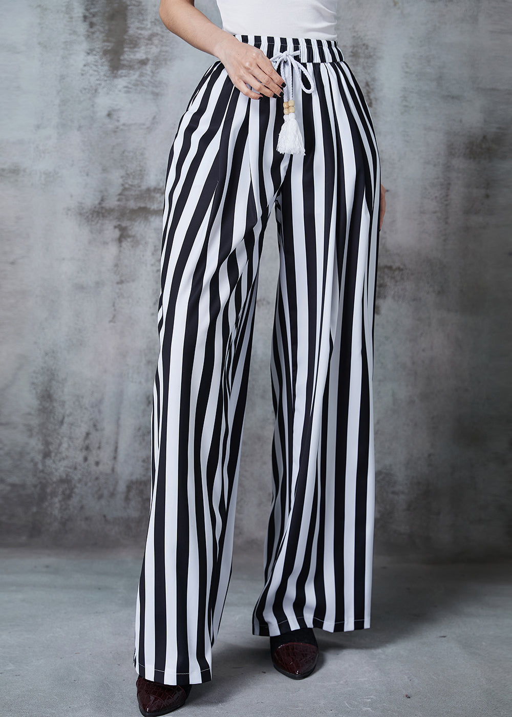 Elegantly Styled Pants for Everyday Wear