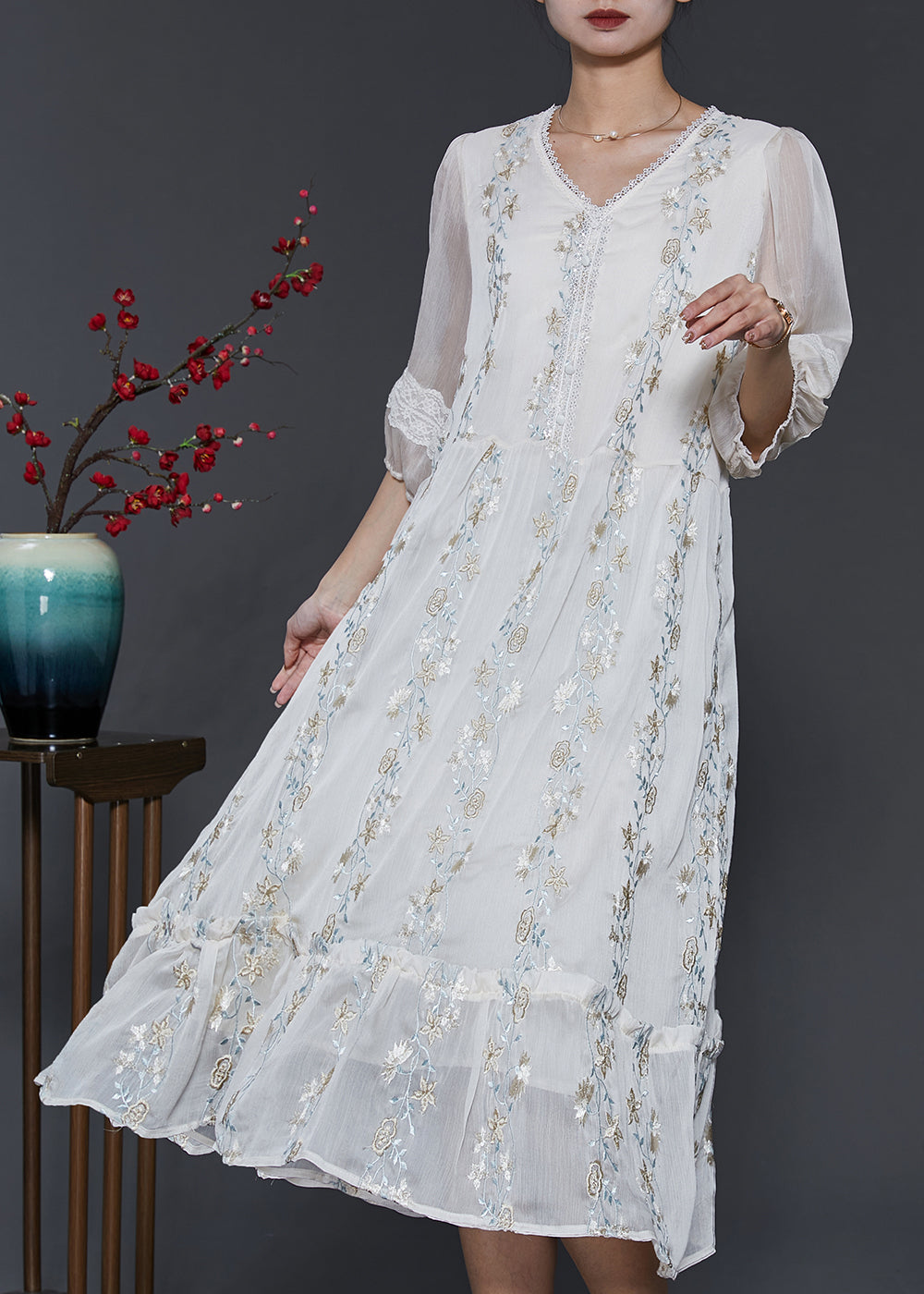 Well Tailored Dress with a Graceful Silhouette