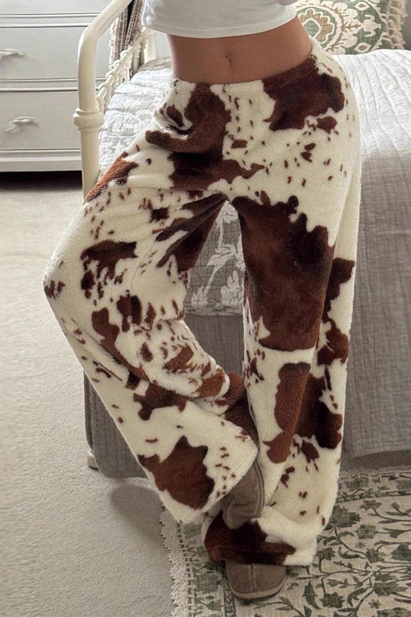 Effortlessly Elegant Pants with a Timeless Design