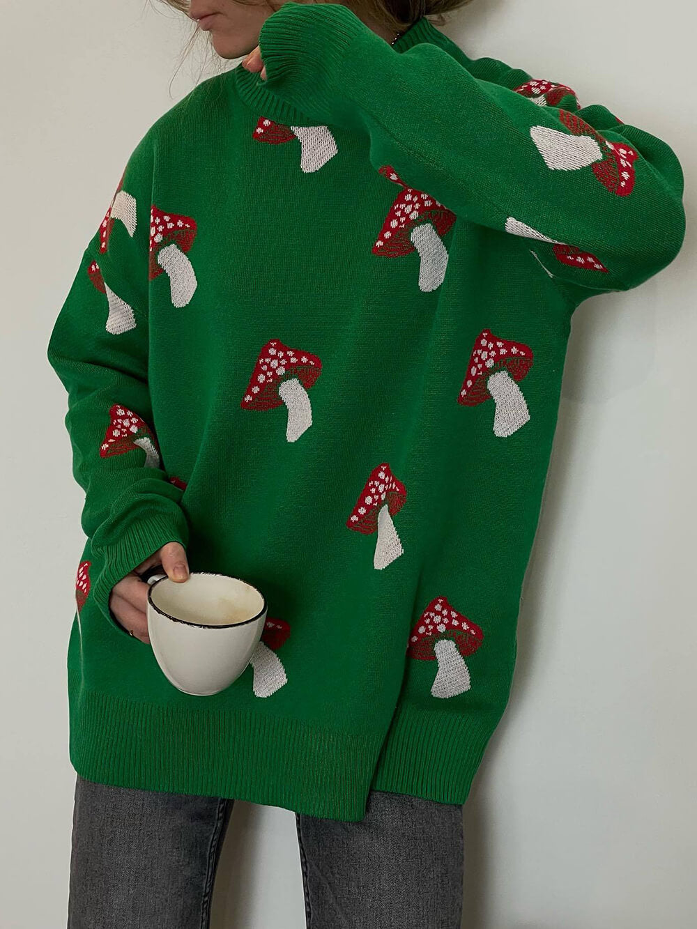 Effortlessly Elegant Sweater with a Timeless Design