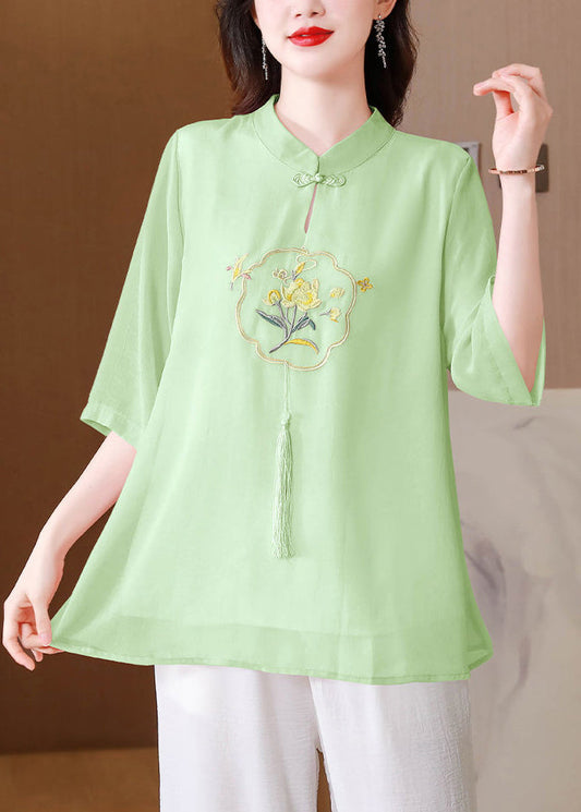 Well Tailored Shirt with a Graceful Silhouette