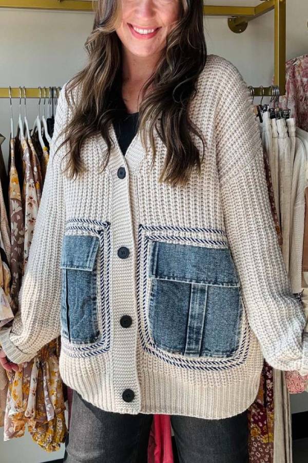 Well Tailored Cardigan with a Graceful Silhouette