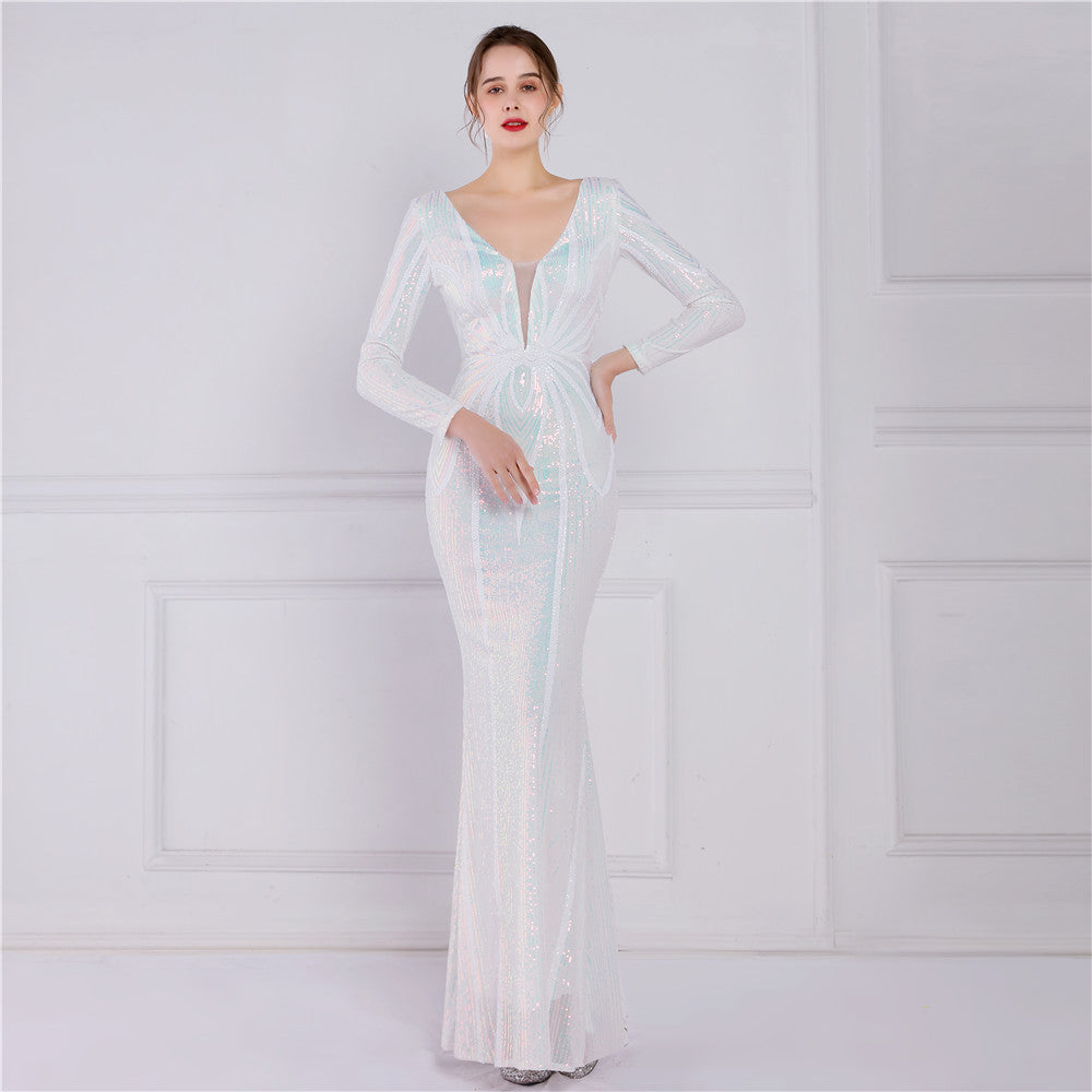 Beautifully Finished Dress in a Timeless Design