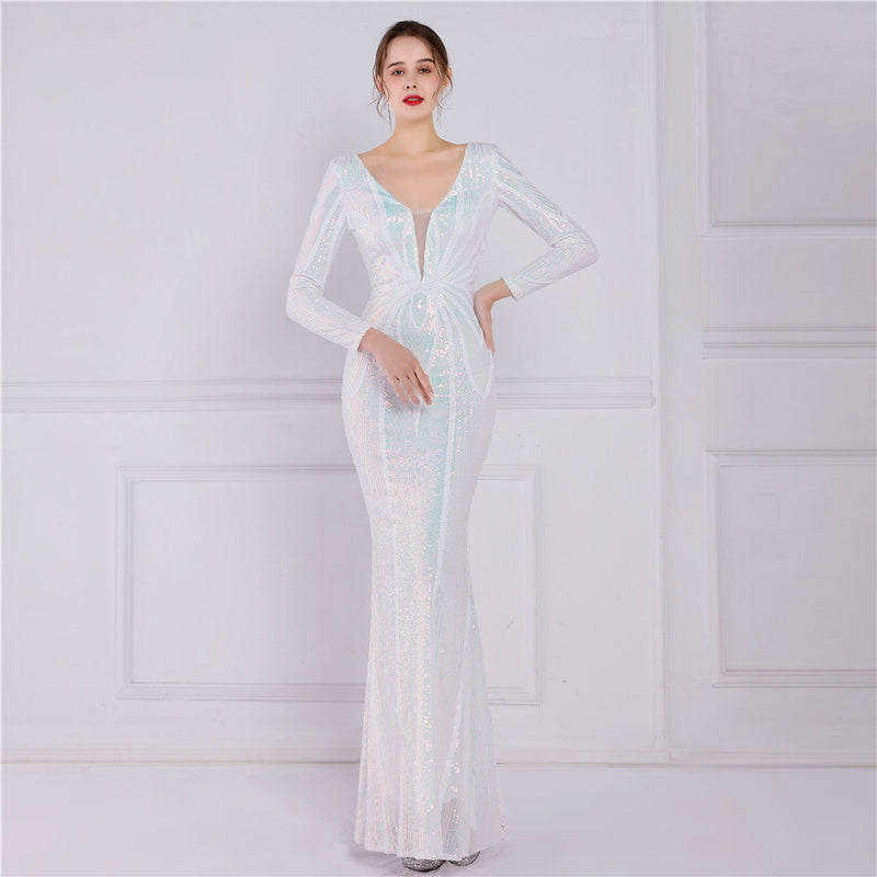 Beautifully Finished Dress in a Timeless Design