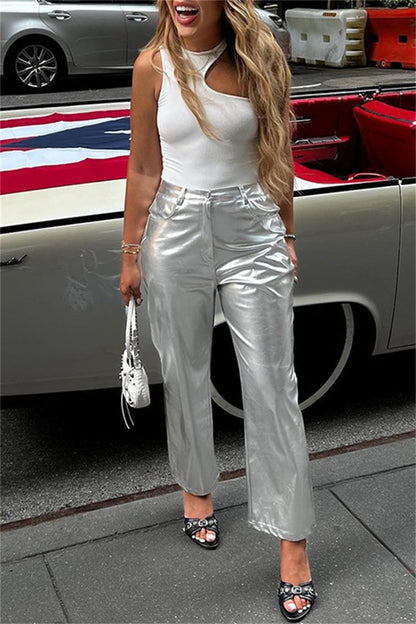 Classic Vintage Trousers with a Flattering Fit