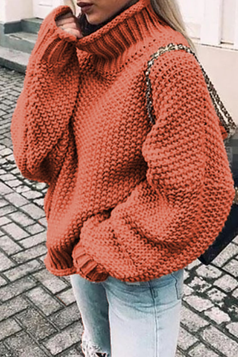 Well Tailored Sweater with a Graceful Silhouette