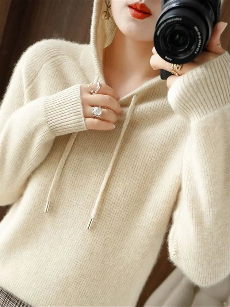 Effortlessly Elegant Sweater with a Timeless Design