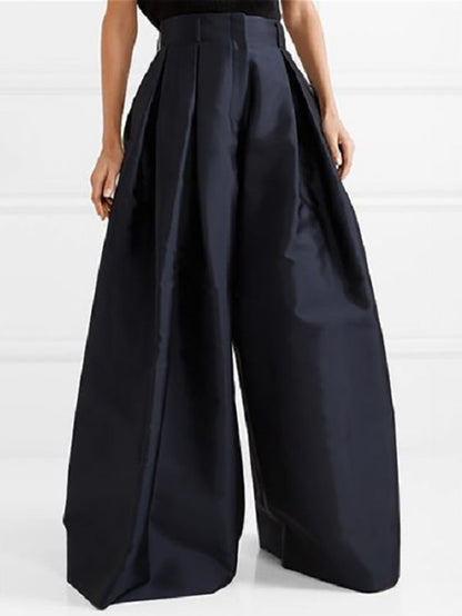 Effortlessly Elegant Pants with a Timeless Design