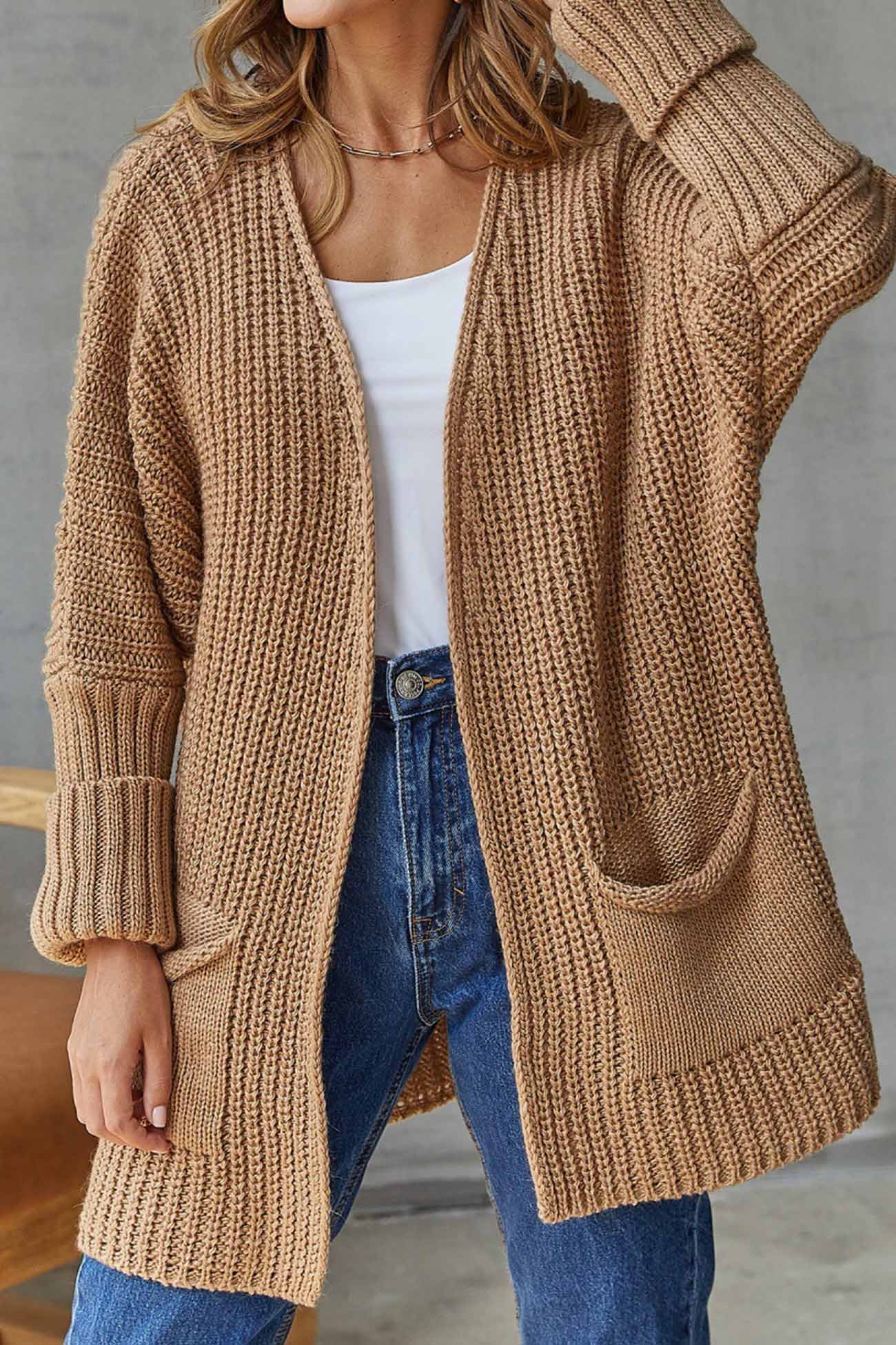 Effortlessly Elegant Cardigan with a Timeless Design