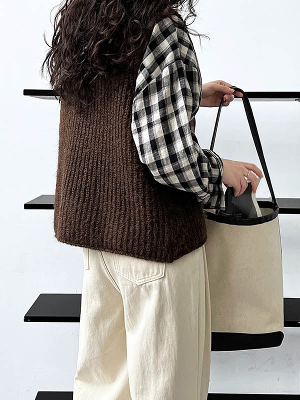 Effortlessly Elegant Top with a Timeless Design