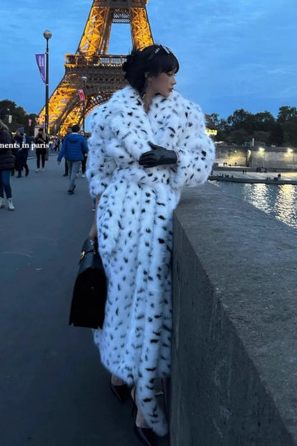 Effortlessly Elegant Coat with a Timeless Design