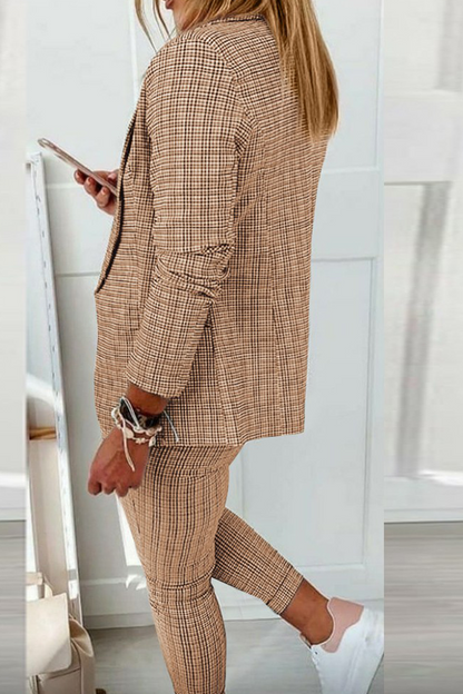 Effortlessly Elegant Garment with a Timeless Design