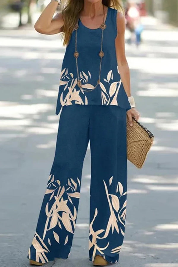 A Vintage Style Trousers with Delicate Timeless Details
