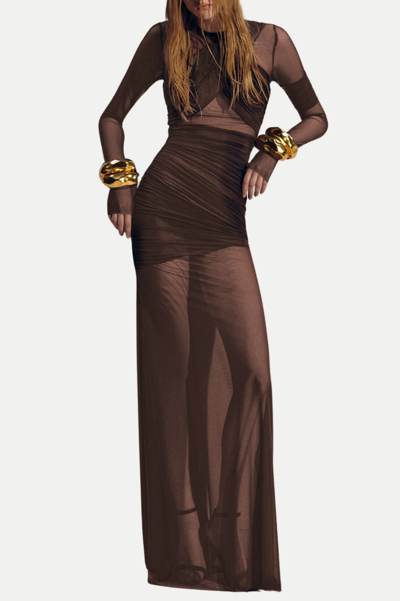 Beautifully Finished Dress in a Timeless Design