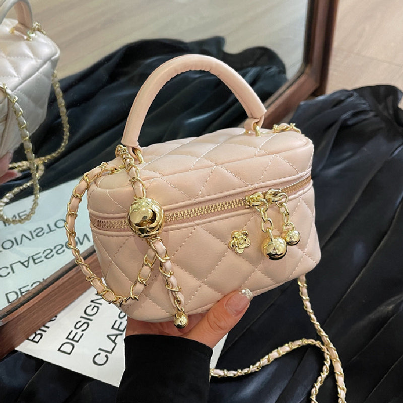 Sophisticated Bag with a Clean Classic Look