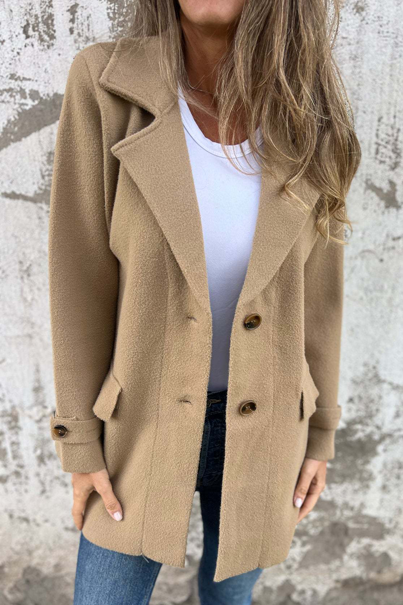 Effortlessly Elegant Garment with a Timeless Design